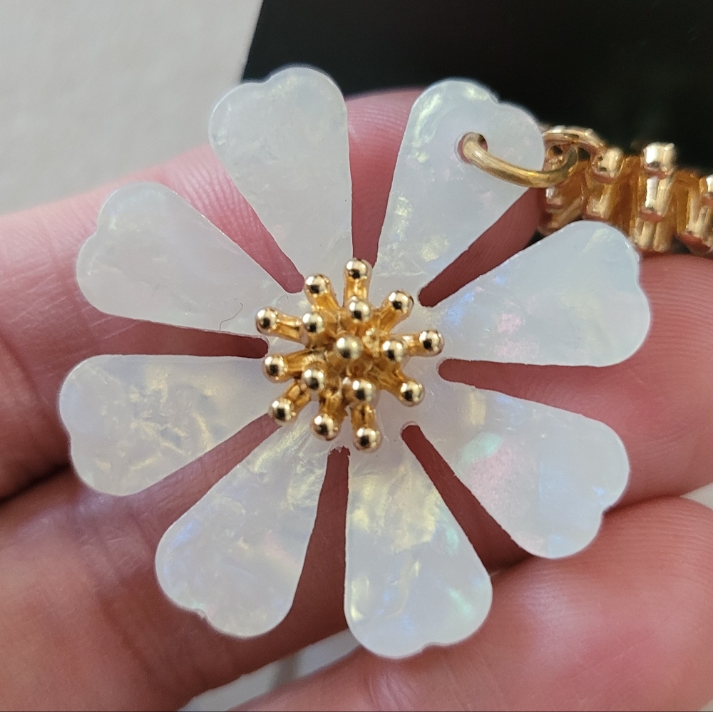 statement Daisy Jewelry Set Gold White - Picture 5 of 6